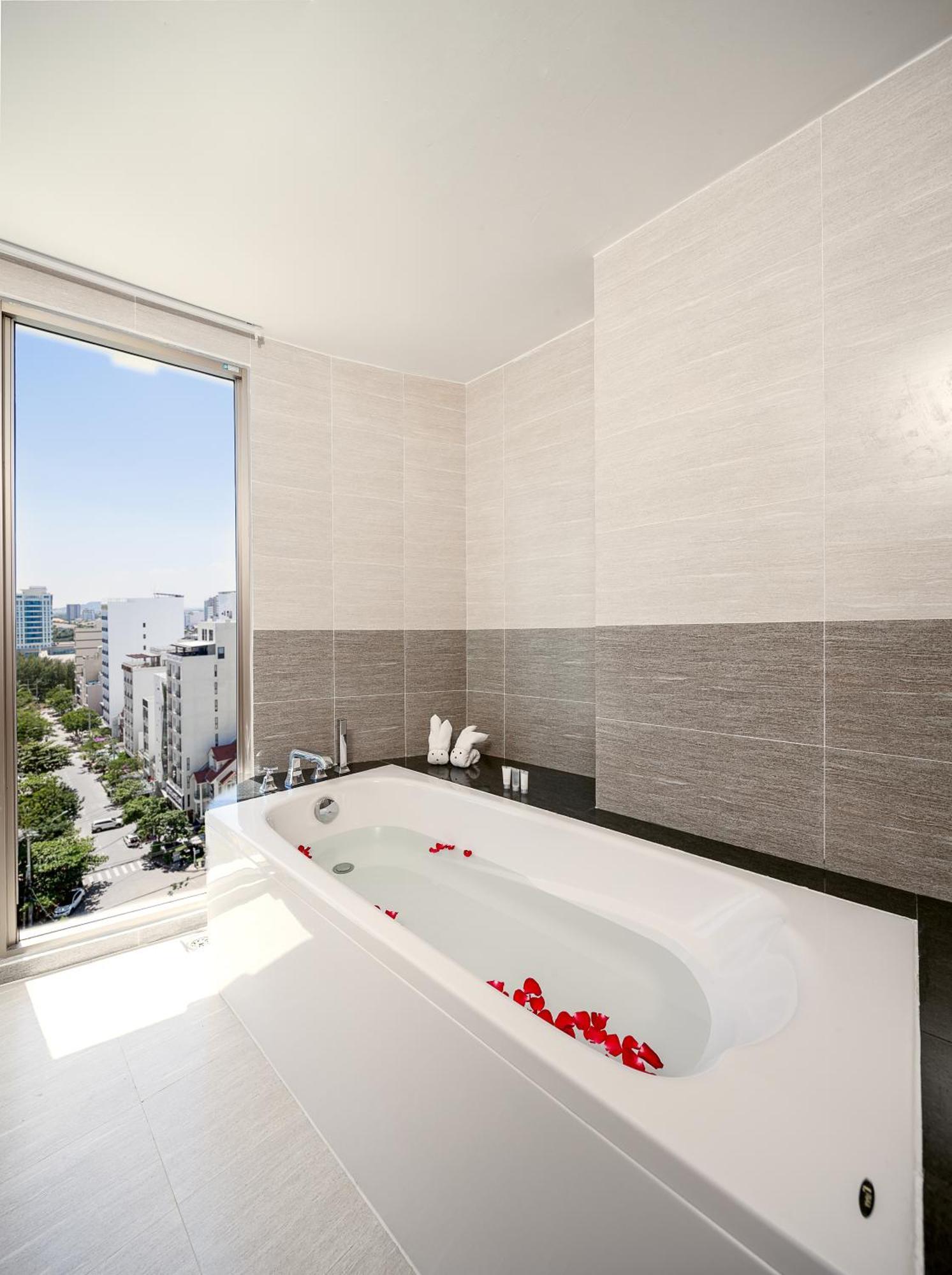 Tamarind Danang Beach Hotel Экстерьер фото