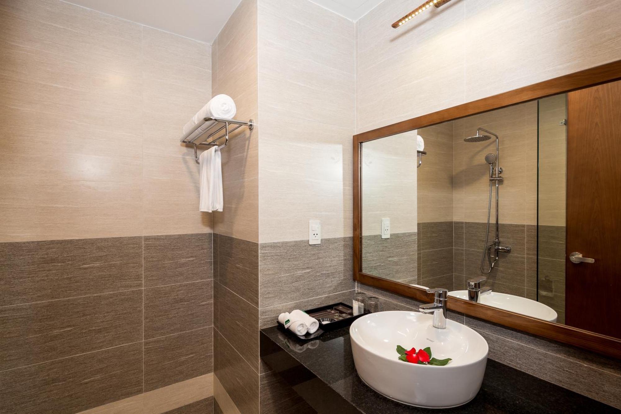 Tamarind Danang Beach Hotel Экстерьер фото