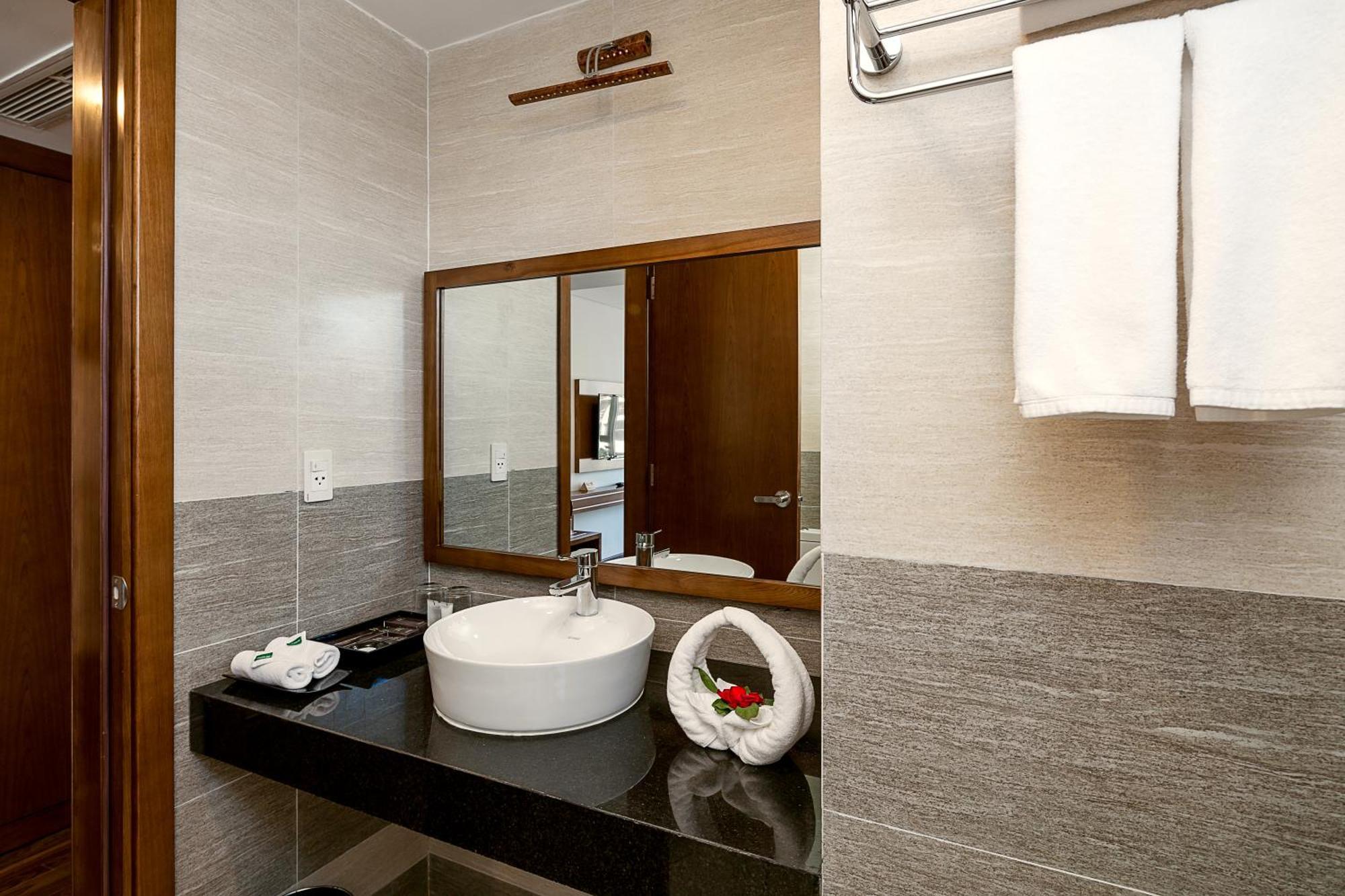 Tamarind Danang Beach Hotel Экстерьер фото