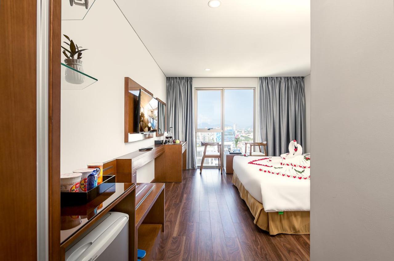 Tamarind Danang Beach Hotel Экстерьер фото